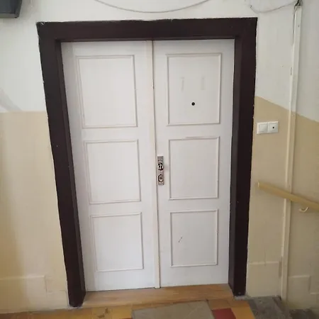 Need Is Love1 Διαμέρισμα *